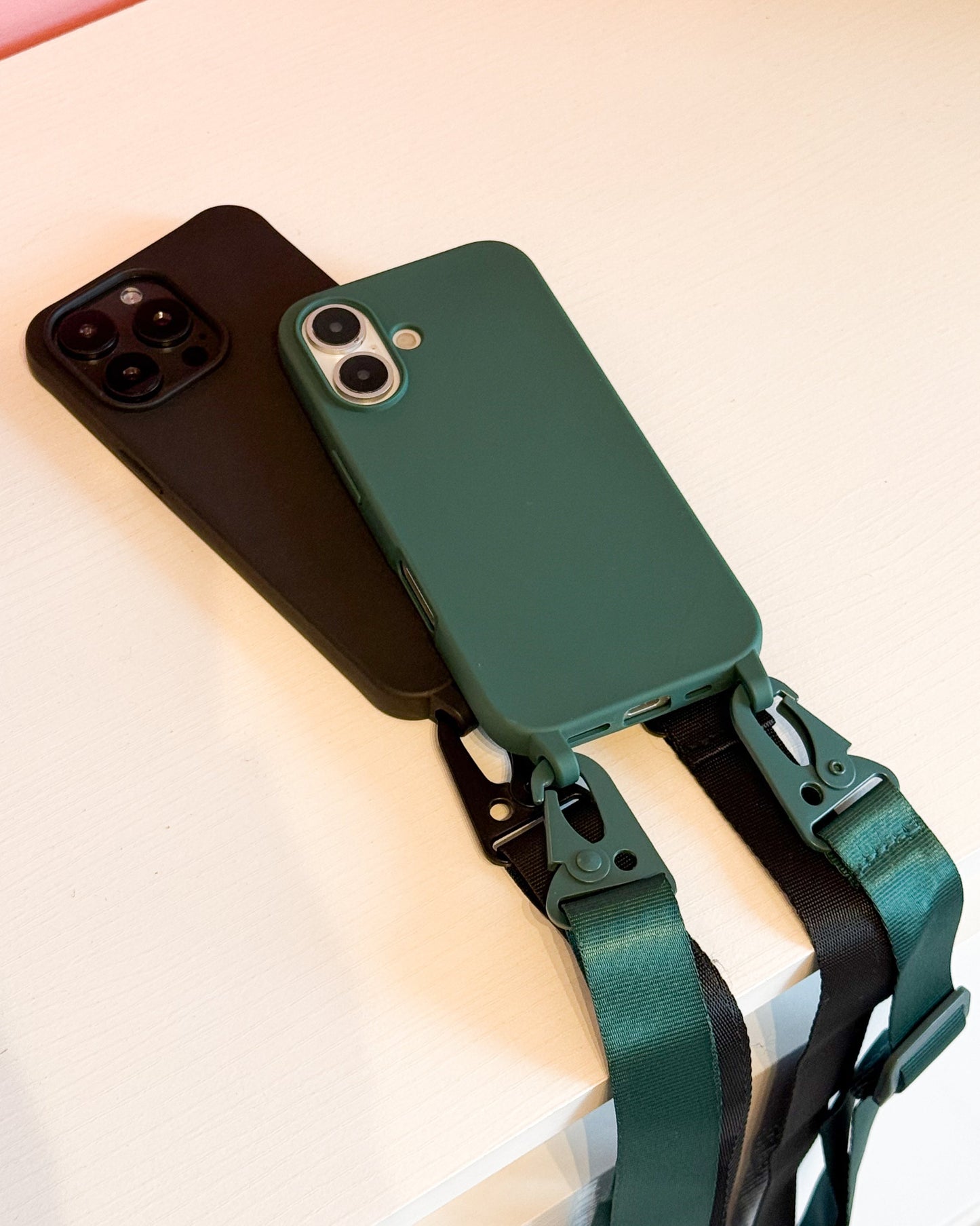 Case con Correa Verde