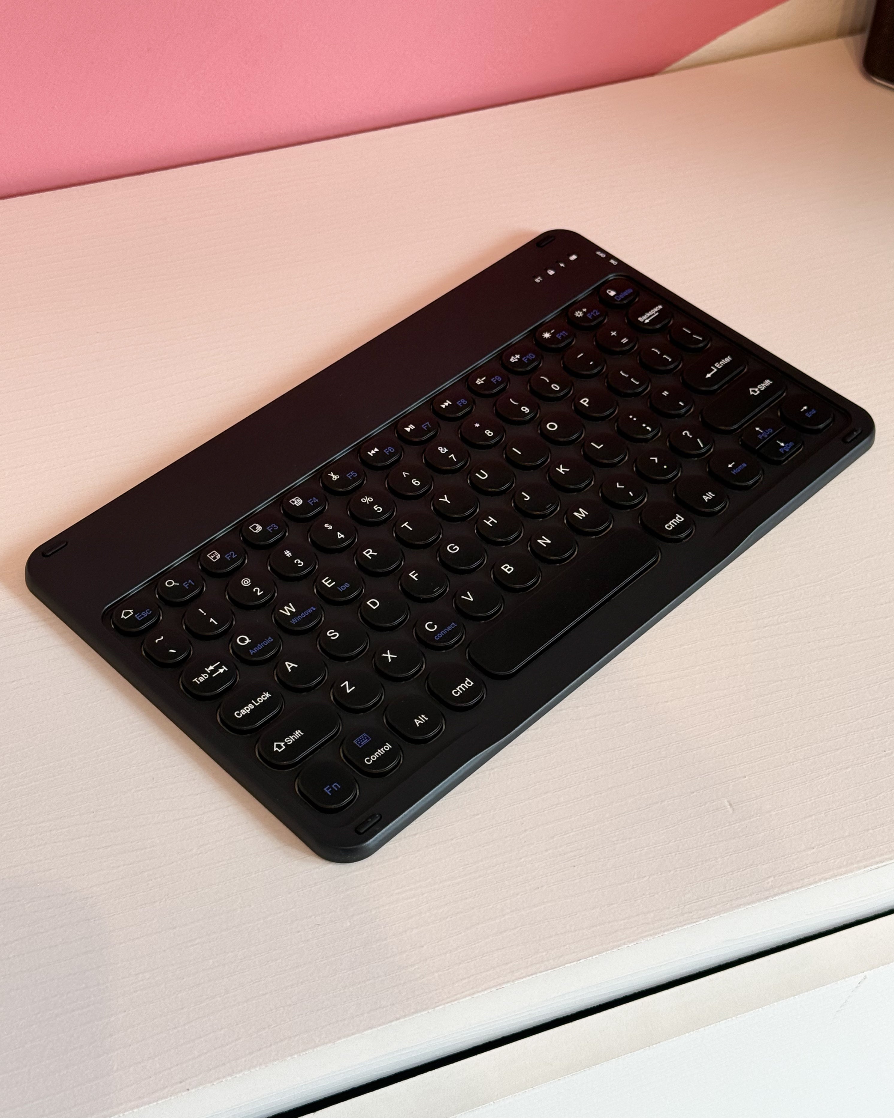 Teclado Bluetooth Liviano / Negro