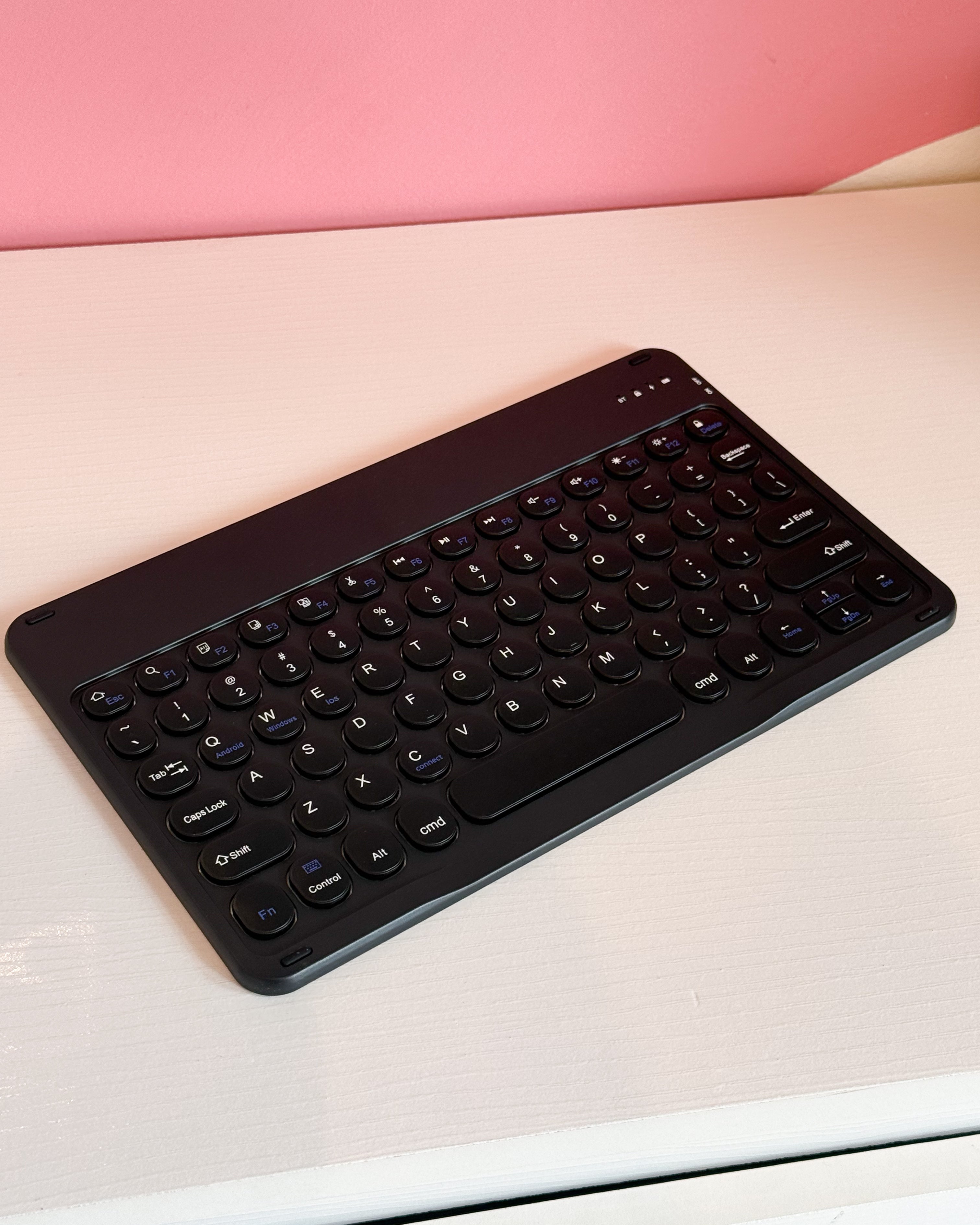 Teclado Bluetooth Liviano / Negro