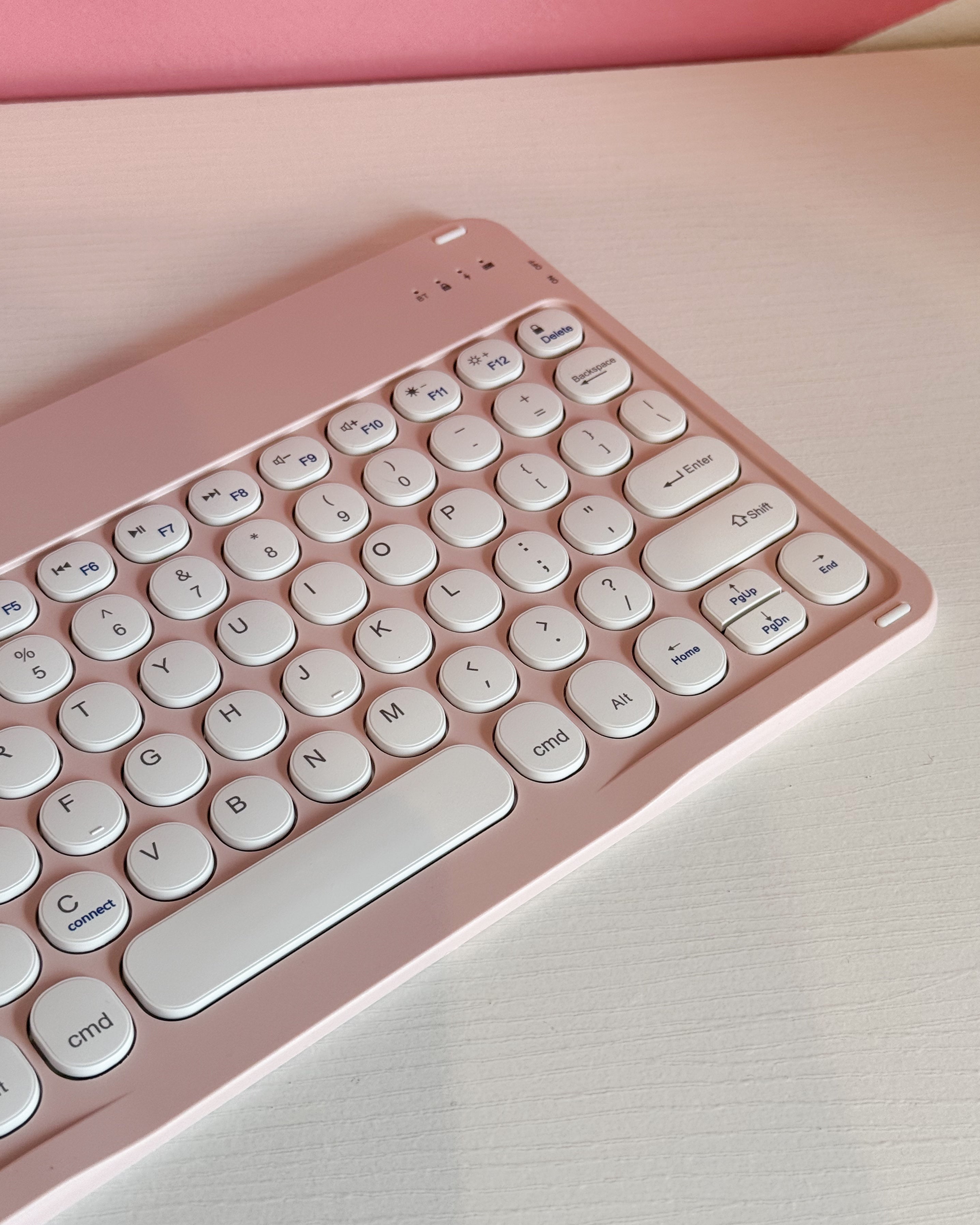 Teclado Bluetooth Liviano / Rosa